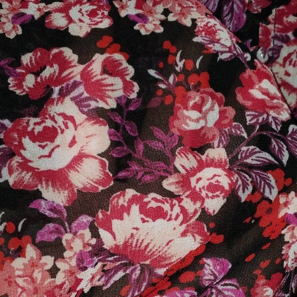 Ingrid & Isabel Maternity Floral Flowy Black and Burgundy Blouse Size Small - Picture 5 of 9